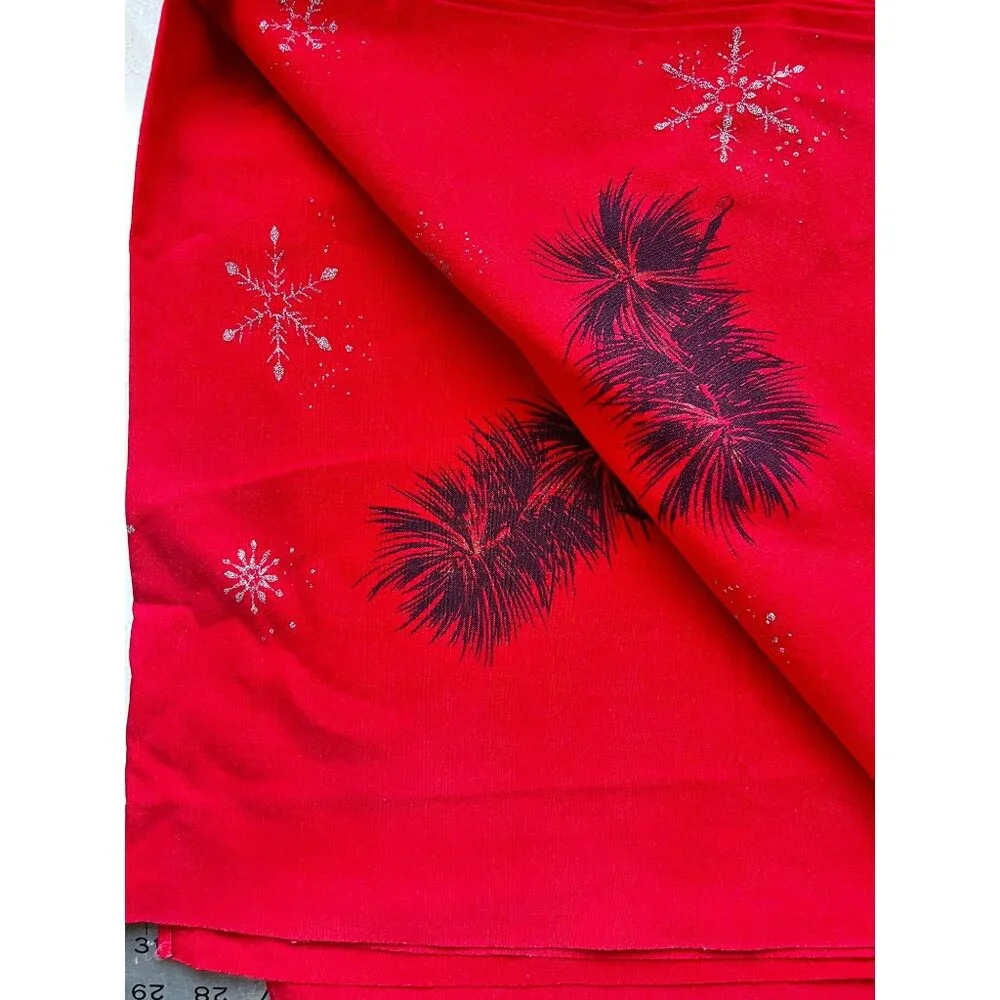California Handprints Tablecloth Red Christmas Pinecones Gold Snowflakes…